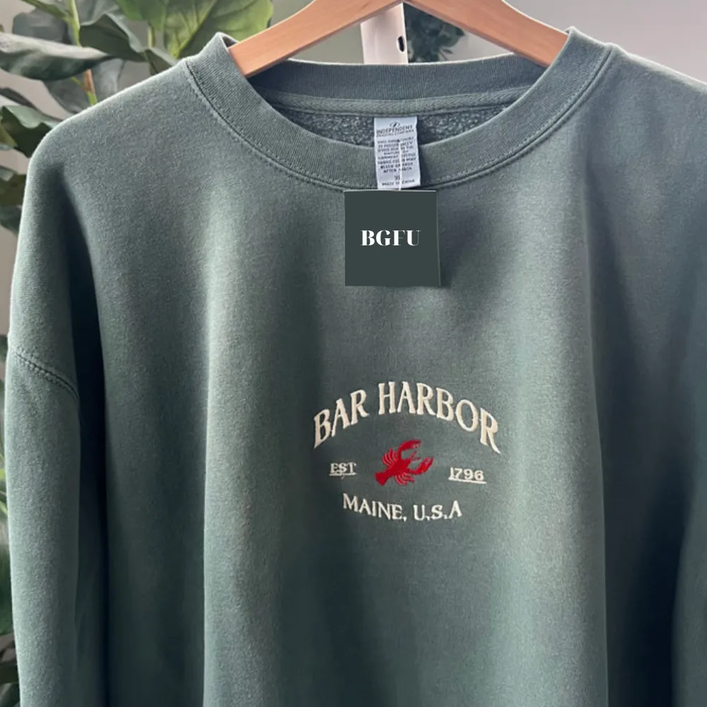 Bar Herbor - Maine - USA embroidered sweatshirt