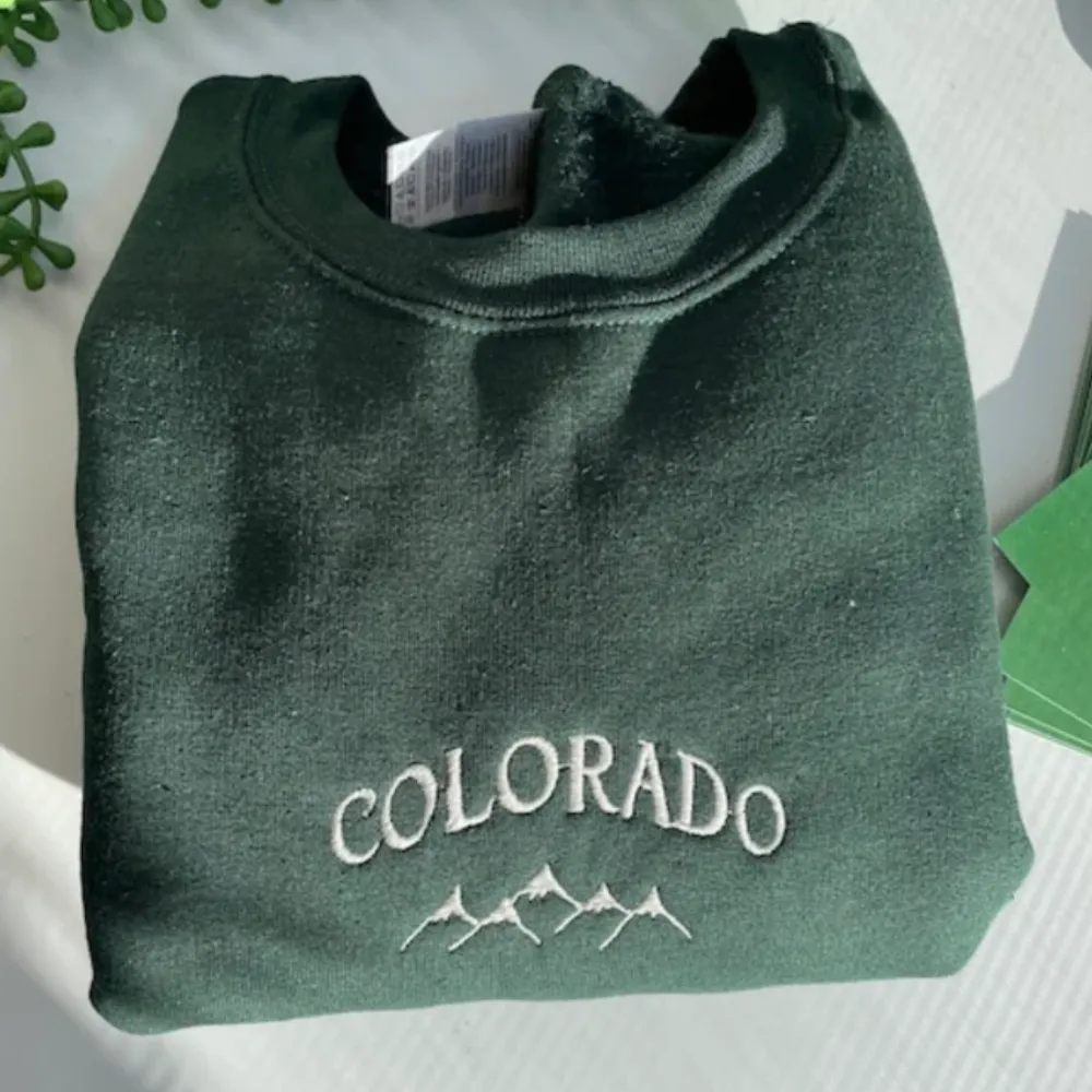 Colorado With Mountain Embroidered Sweatshirt