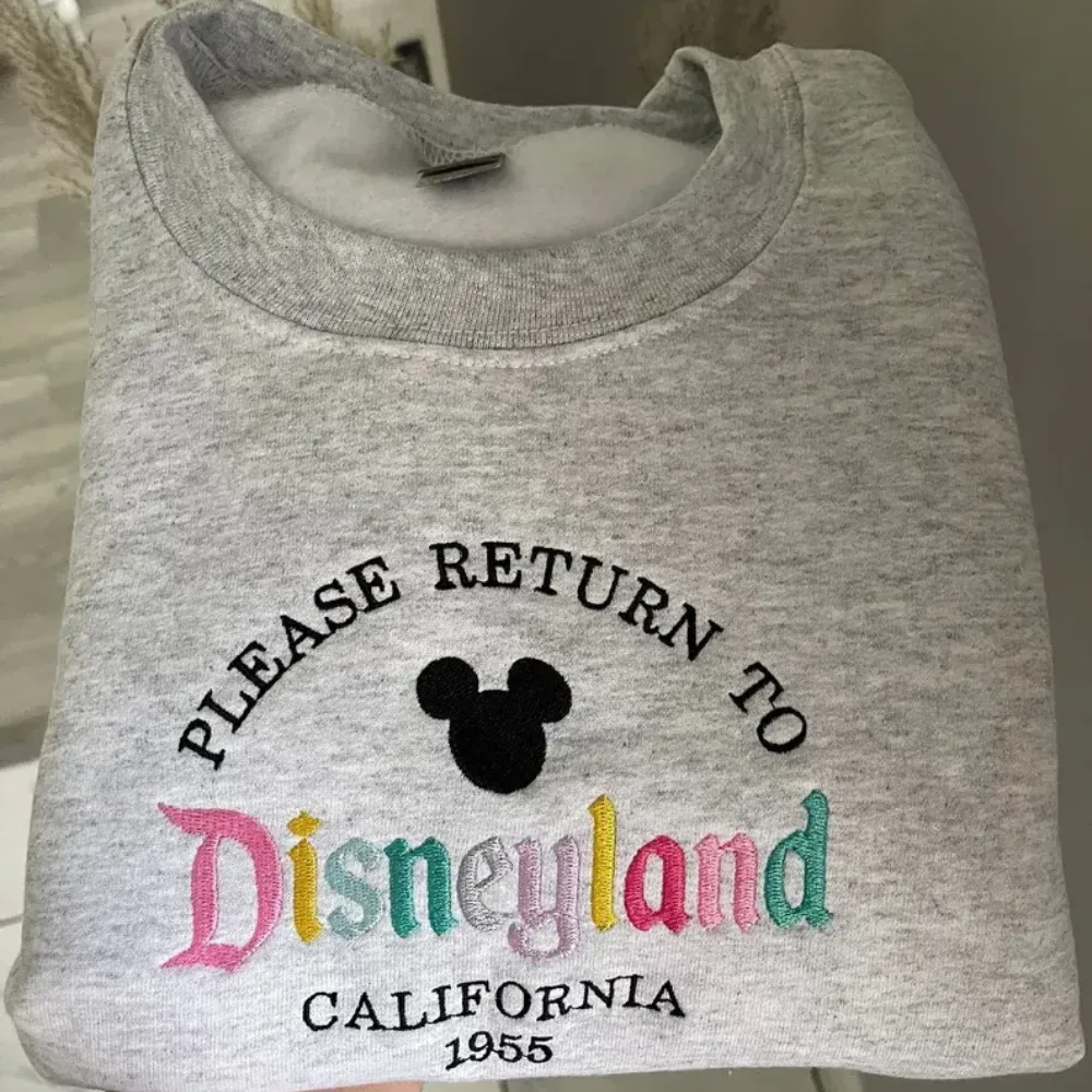 Mickey DisneyLand Embroidered Sweatshirt – TM