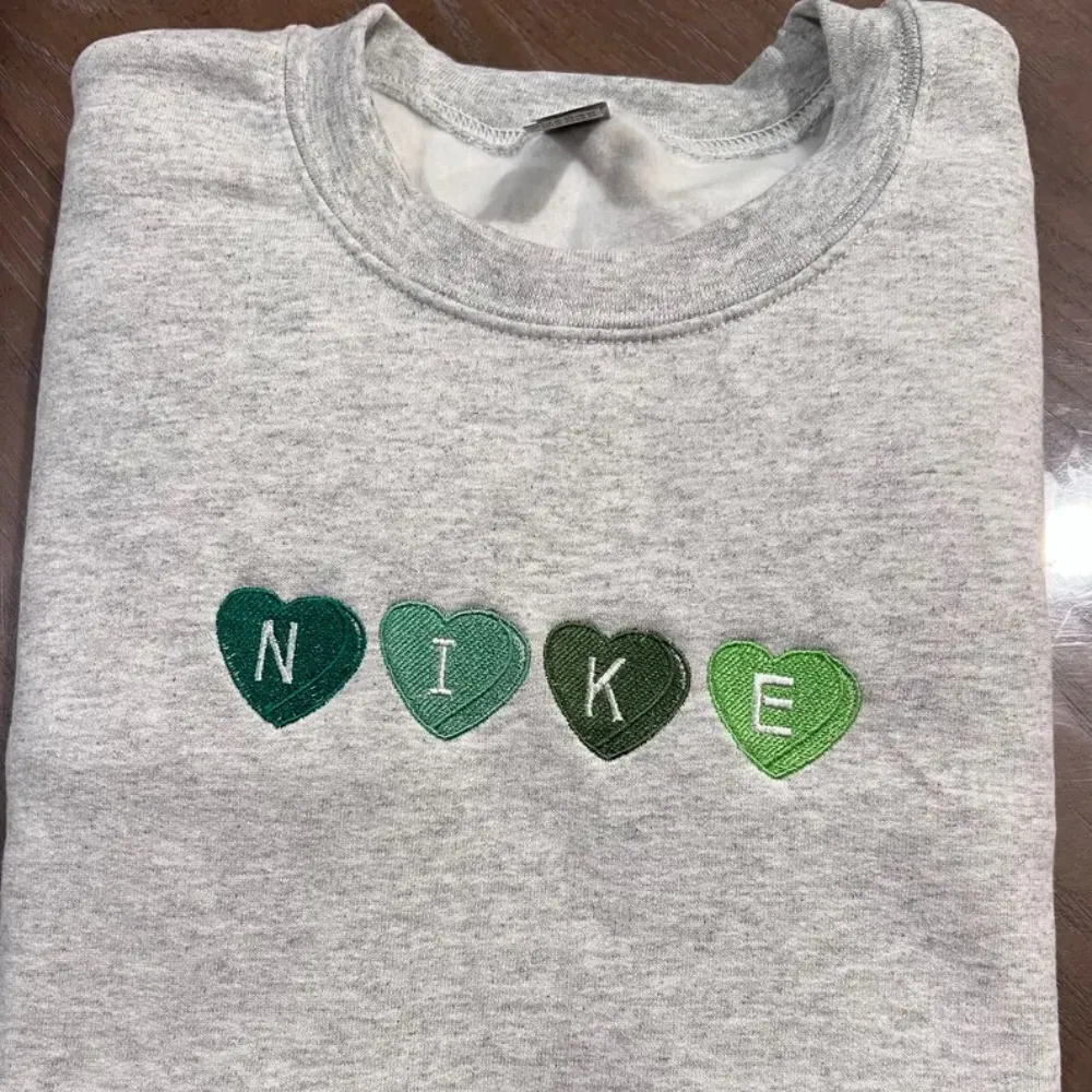Nike Heart Embroidered Sweatshirts - TM